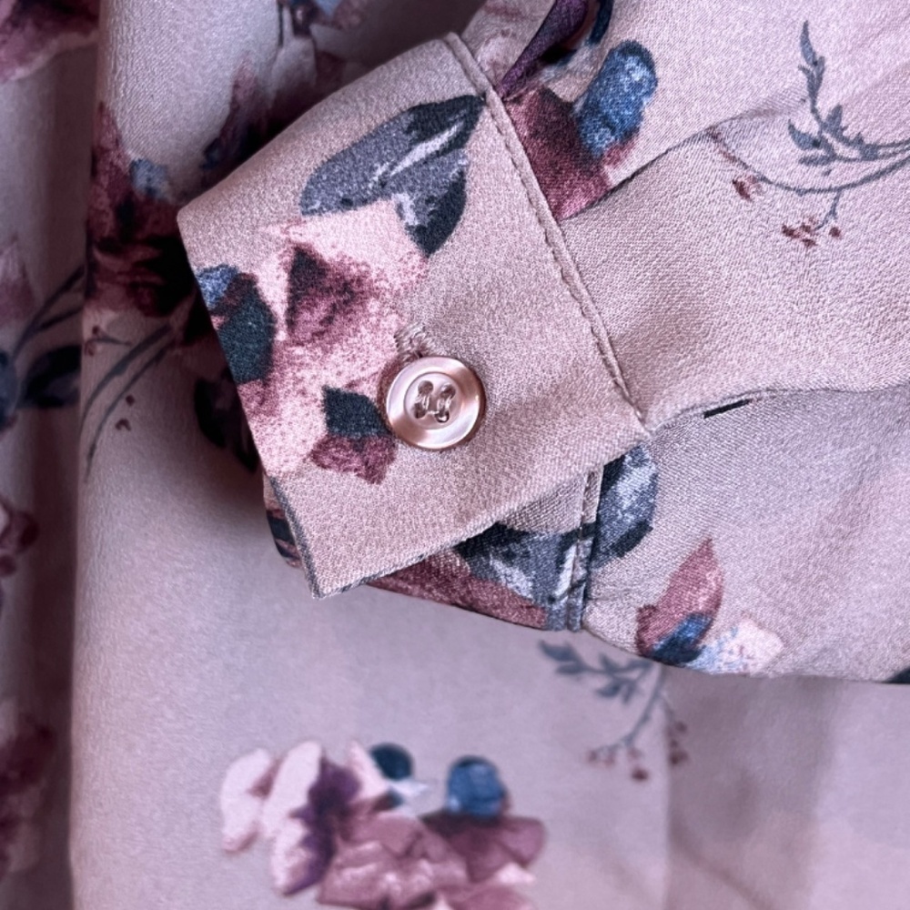Hilary Radley V Neck Long Sleeve Mauve Floral Blouse; Size S; EUC - Picture 4 of 7